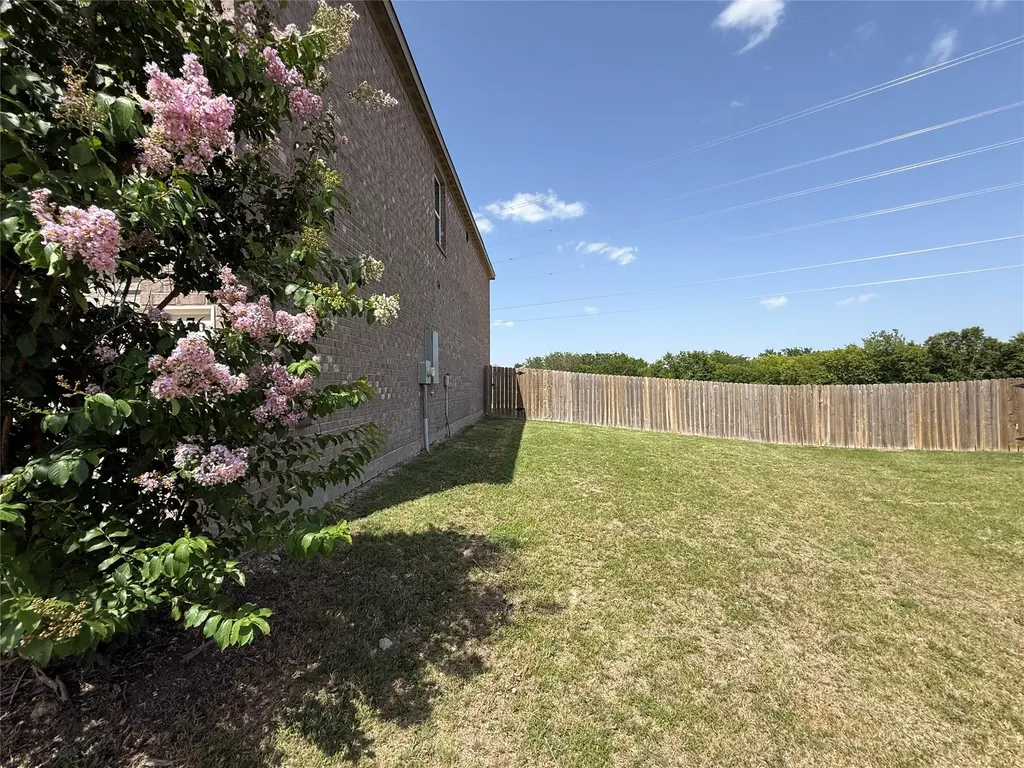 176 Banjo Trail Newark TX 76071