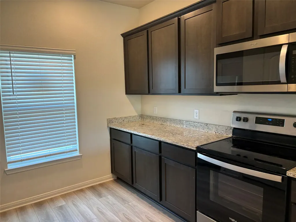 176 Banjo Trail Newark TX 76071