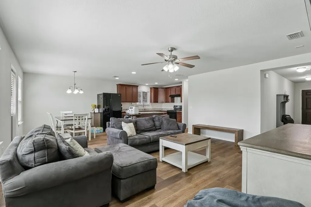 3304 Biggs Avenue Aubrey TX 76227