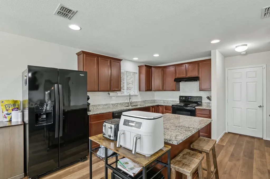 3304 Biggs Avenue Aubrey TX 76227