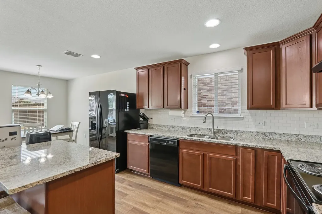 3304 Biggs Avenue Aubrey TX 76227