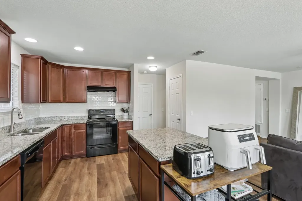 3304 Biggs Avenue Aubrey TX 76227