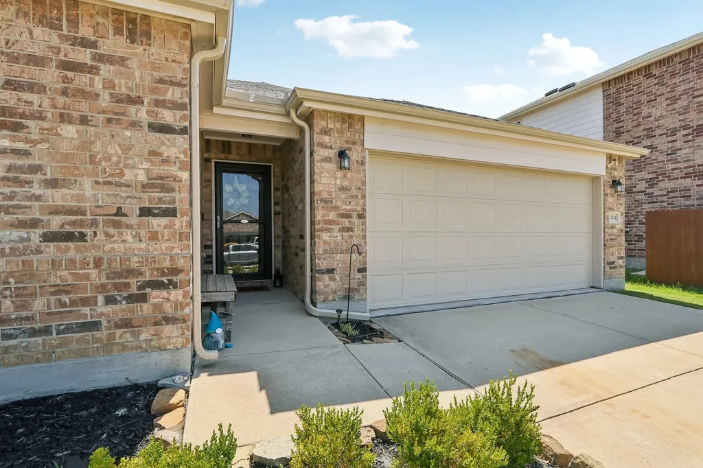3304 Biggs Avenue Aubrey TX 76227