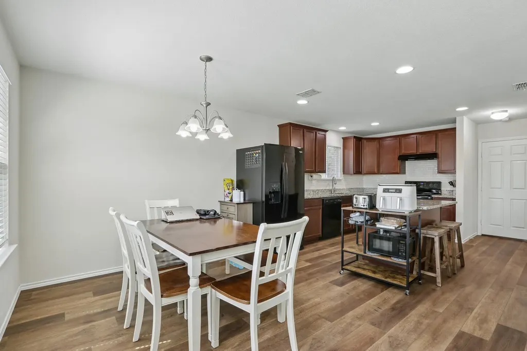 3304 Biggs Avenue Aubrey TX 76227