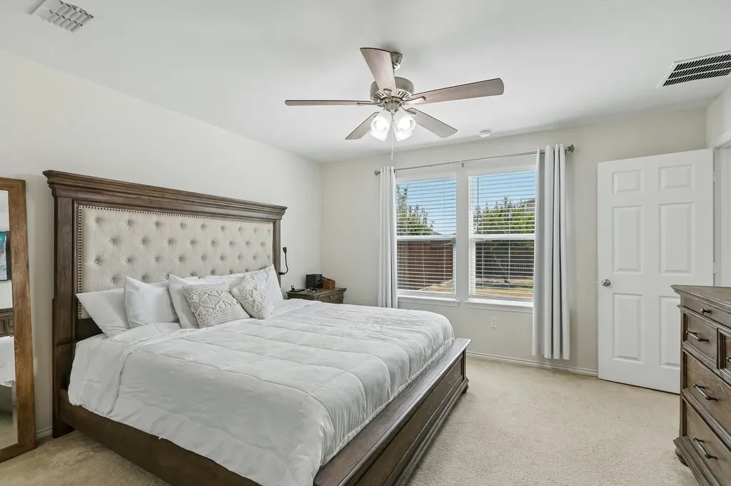 3304 Biggs Avenue Aubrey TX 76227