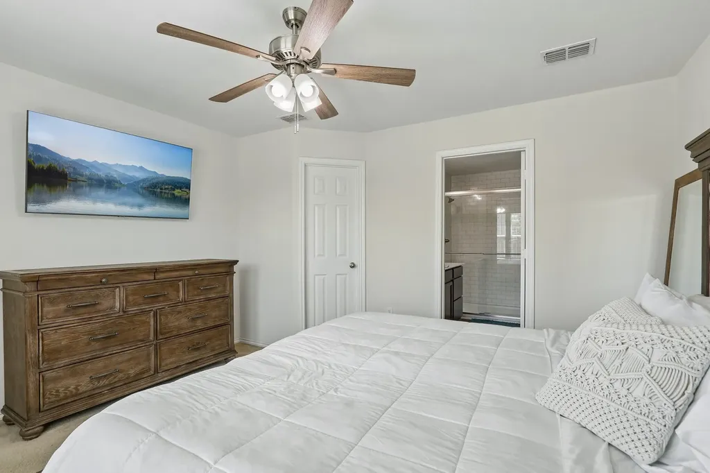 3304 Biggs Avenue Aubrey TX 76227