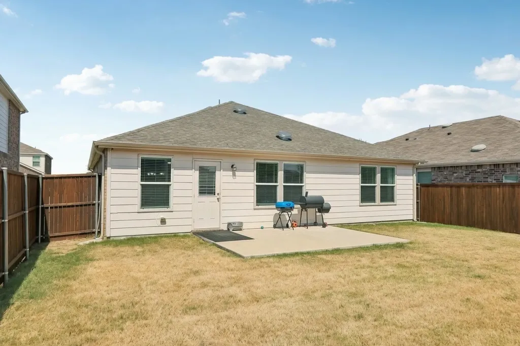 3304 Biggs Avenue Aubrey TX 76227