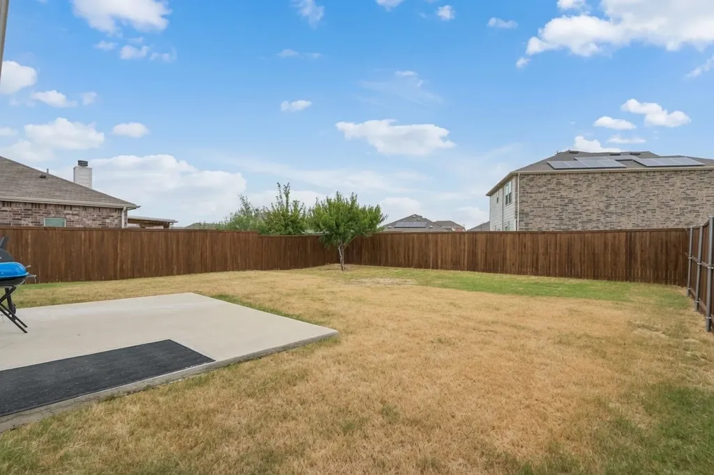3304 Biggs Avenue Aubrey TX 76227