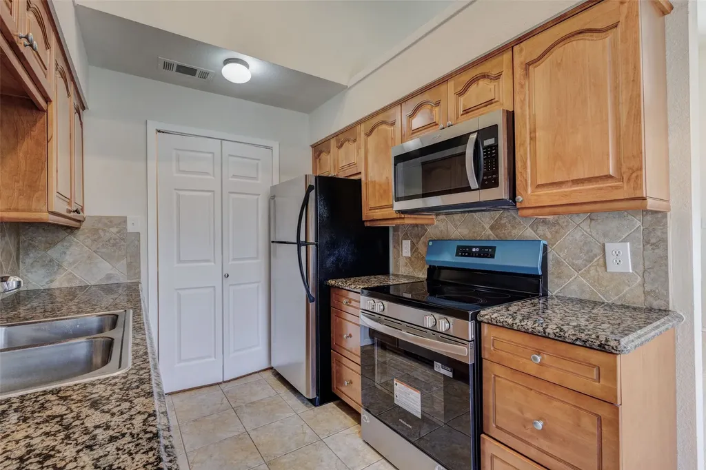 5640 Cedar Creek Drive Benbrook TX 76109