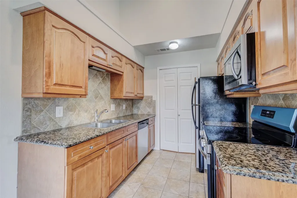 5640 Cedar Creek Drive Benbrook TX 76109