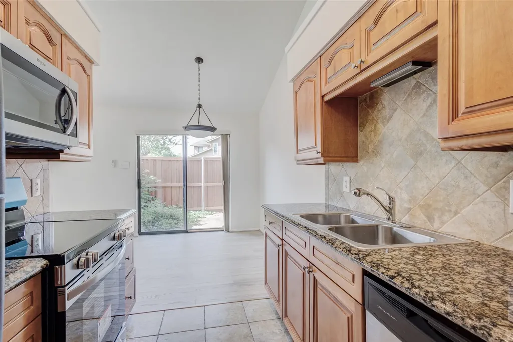 5640 Cedar Creek Drive Benbrook TX 76109