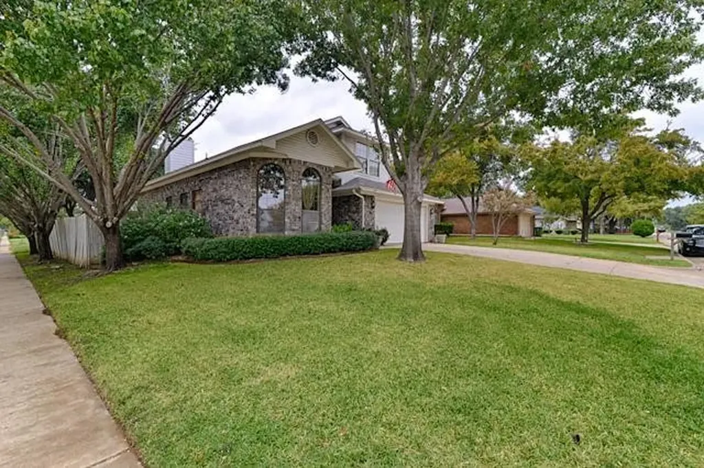 6404 Tempest Drive Arlington TX 76001