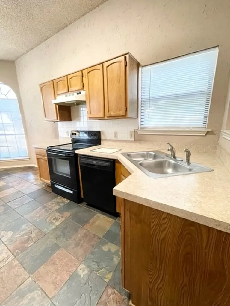 6404 Tempest Drive Arlington TX 76001