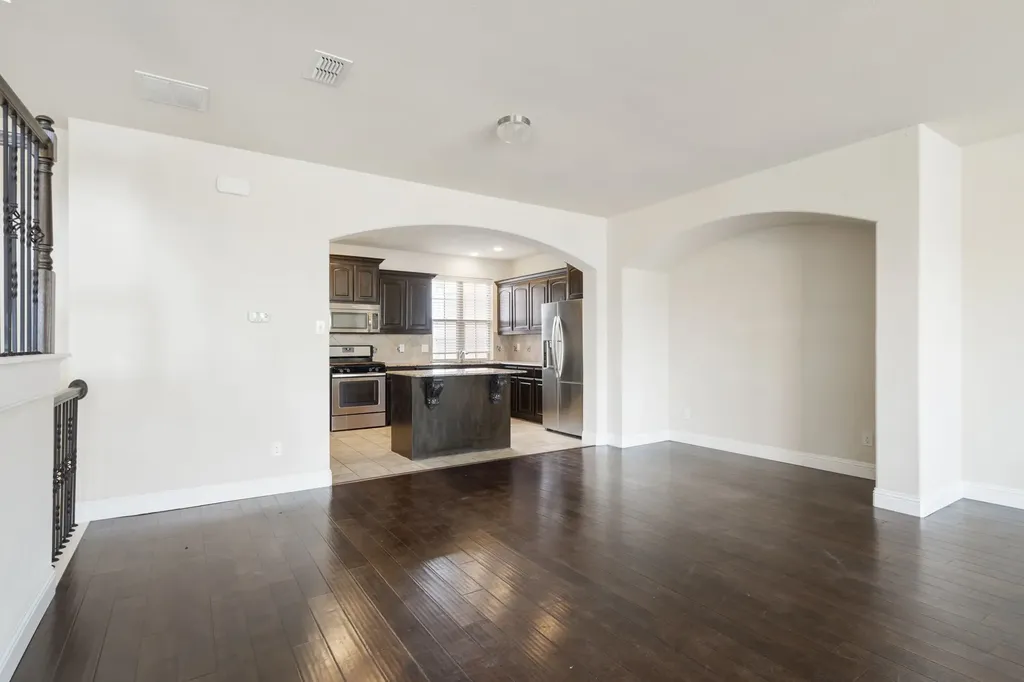2640 Venice Drive Grand Prairie TX 75054