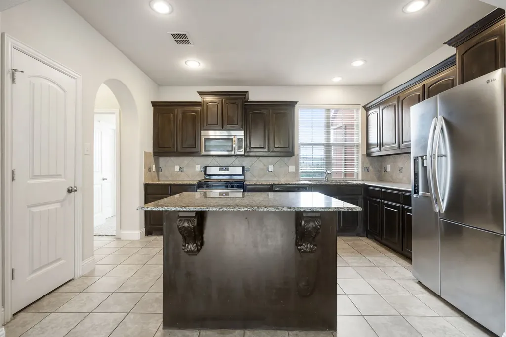 2640 Venice Drive Grand Prairie TX 75054