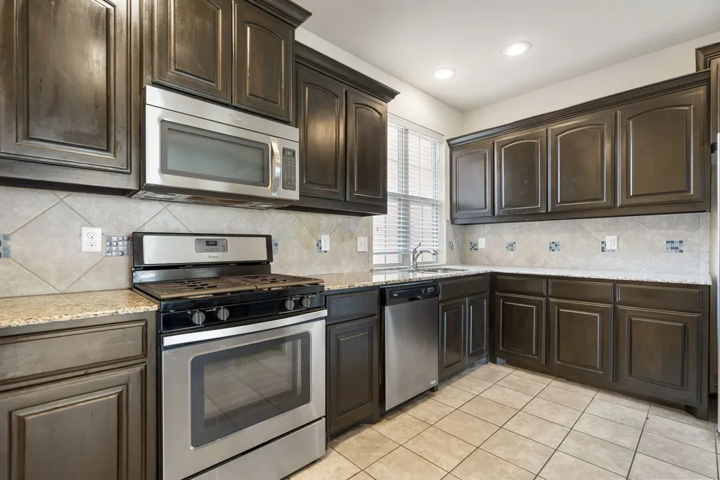 2640 Venice Drive Grand Prairie TX 75054