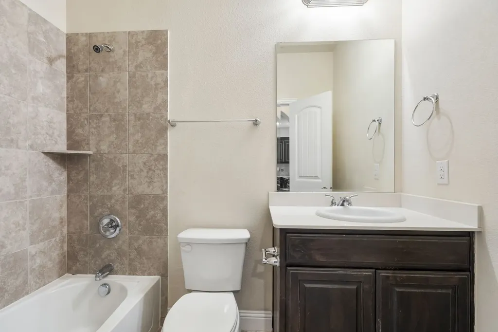 2640 Venice Drive Grand Prairie TX 75054