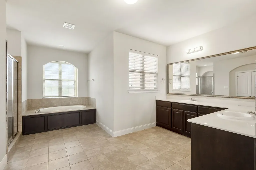 2640 Venice Drive Grand Prairie TX 75054