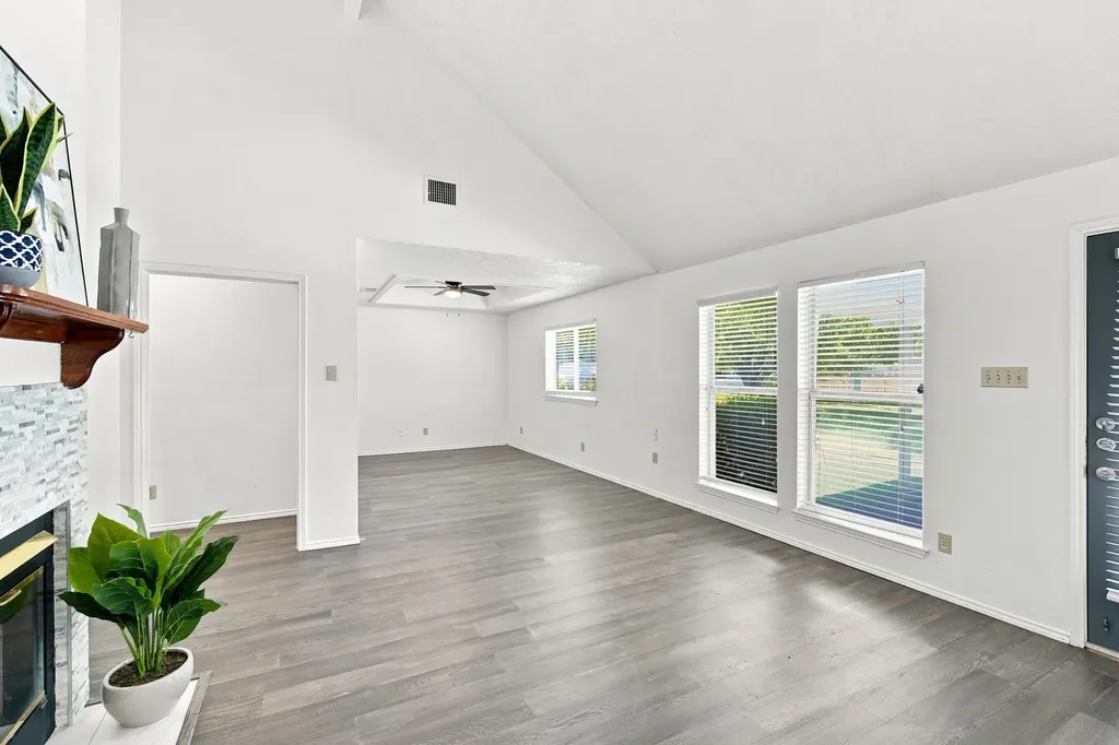 1121 The Meadows Parkway Desoto TX 75115