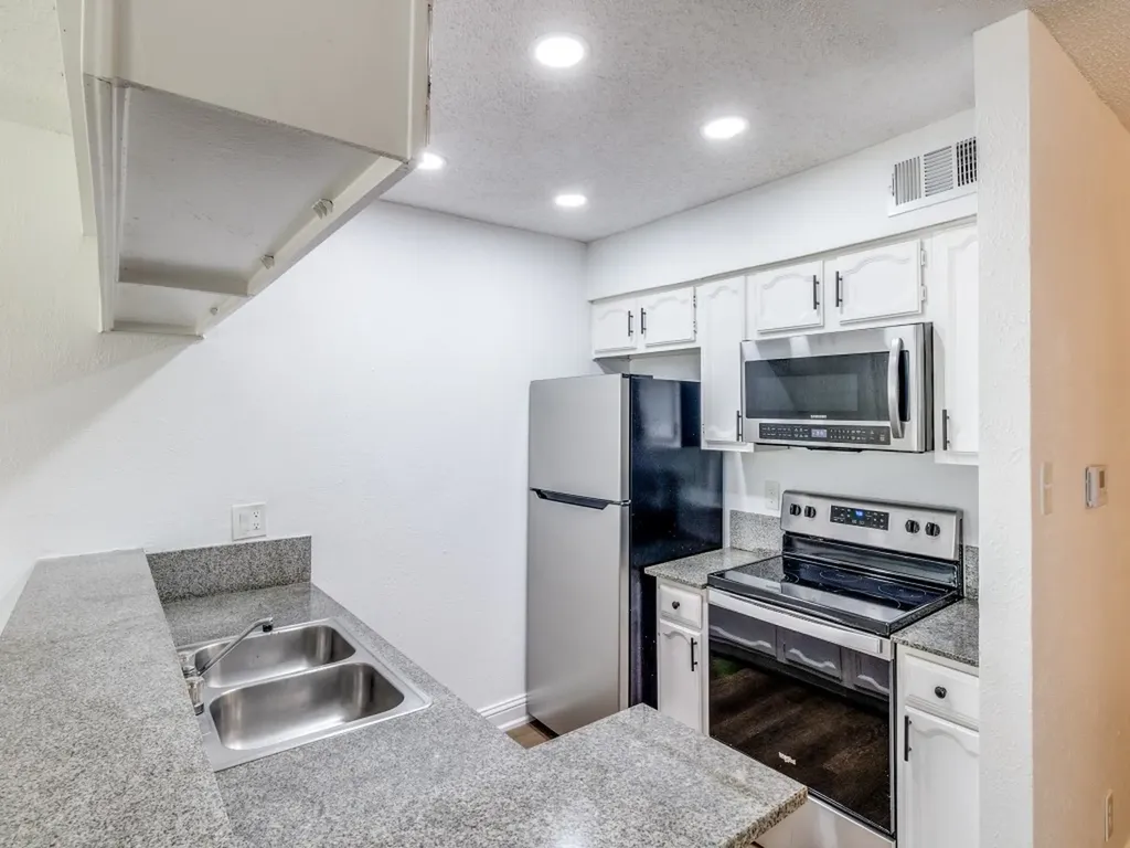 9524 Military Parkway Dallas TX 75227