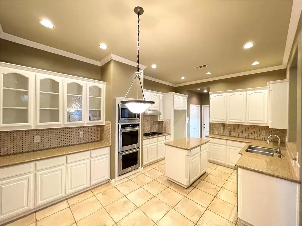 40 Emerald Pond Drive Frisco TX 75034