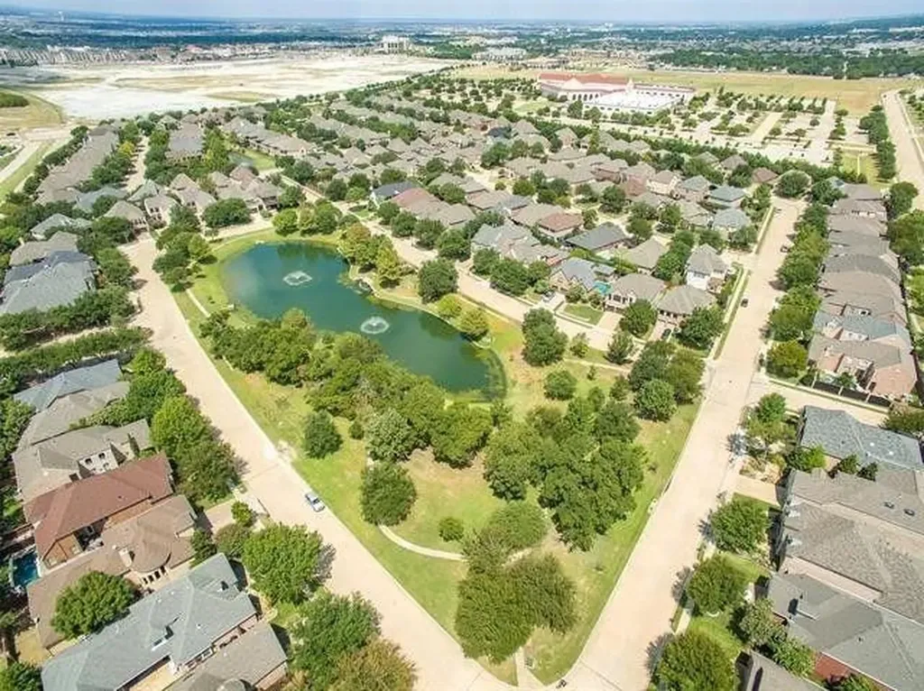 40 Emerald Pond Drive Frisco TX 75034