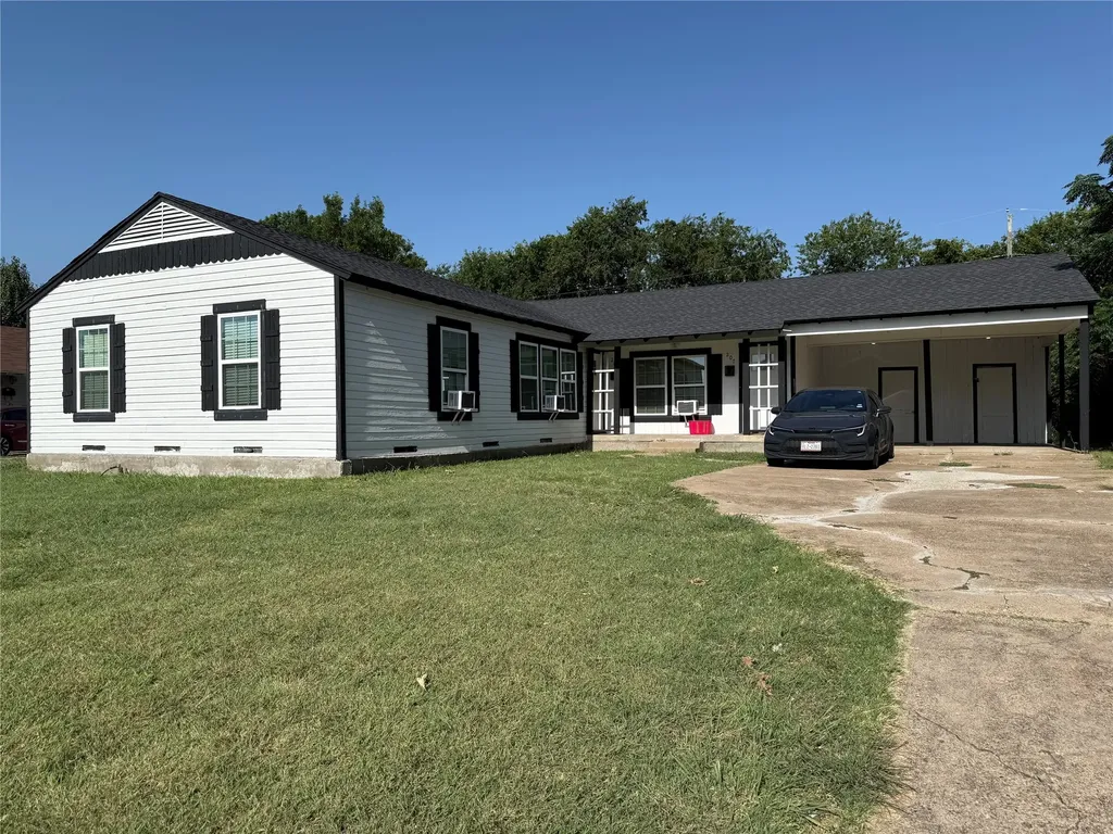 205 22nd Street Grand Prairie TX 75050