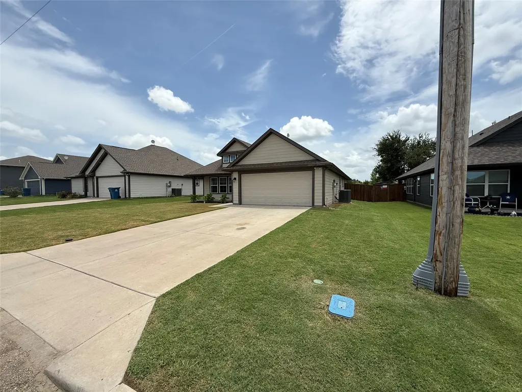 305 Sunnyside Drive Trenton TX 75490