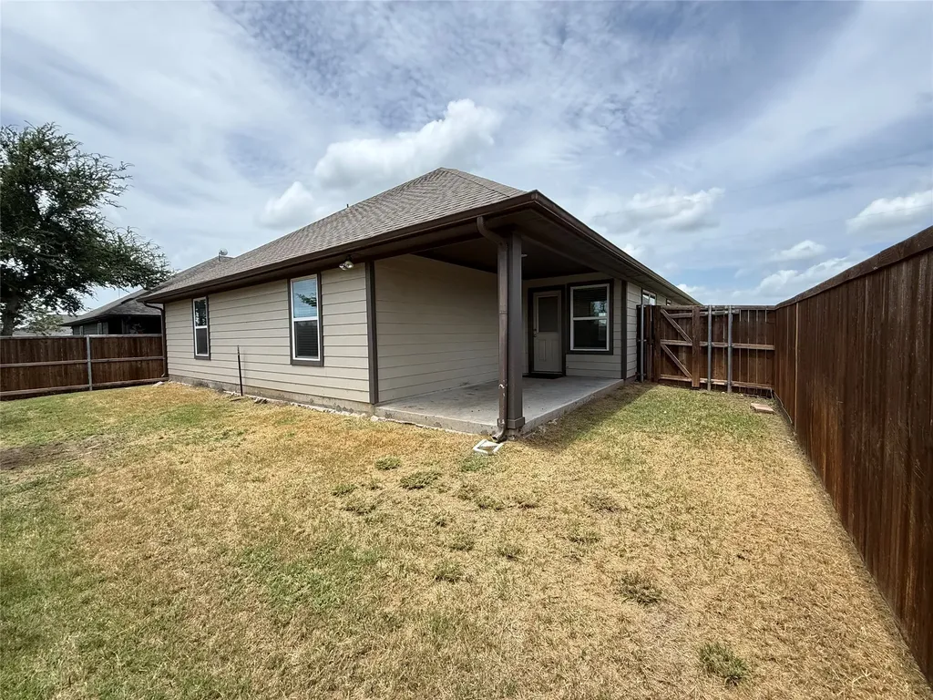 305 Sunnyside Drive Trenton TX 75490