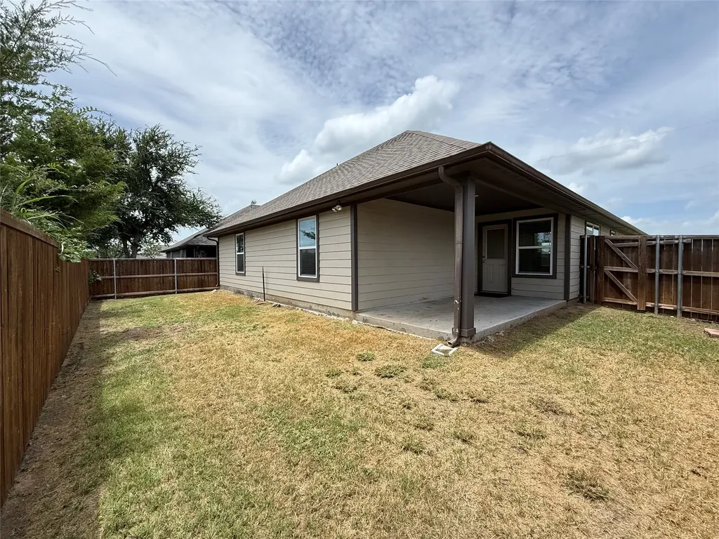 305 Sunnyside Drive Trenton TX 75490