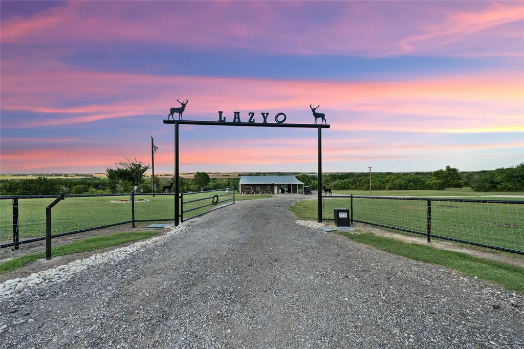2967 Woodlawn Road Bruceville TX 76630