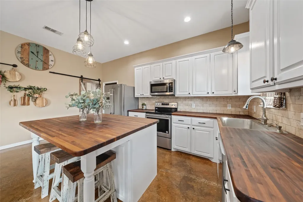 2967 Woodlawn Road Bruceville TX 76630