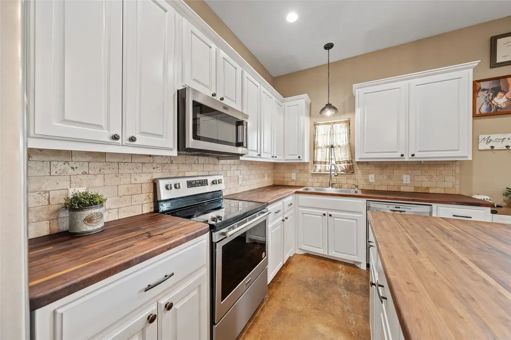 2967 Woodlawn Road Bruceville TX 76630