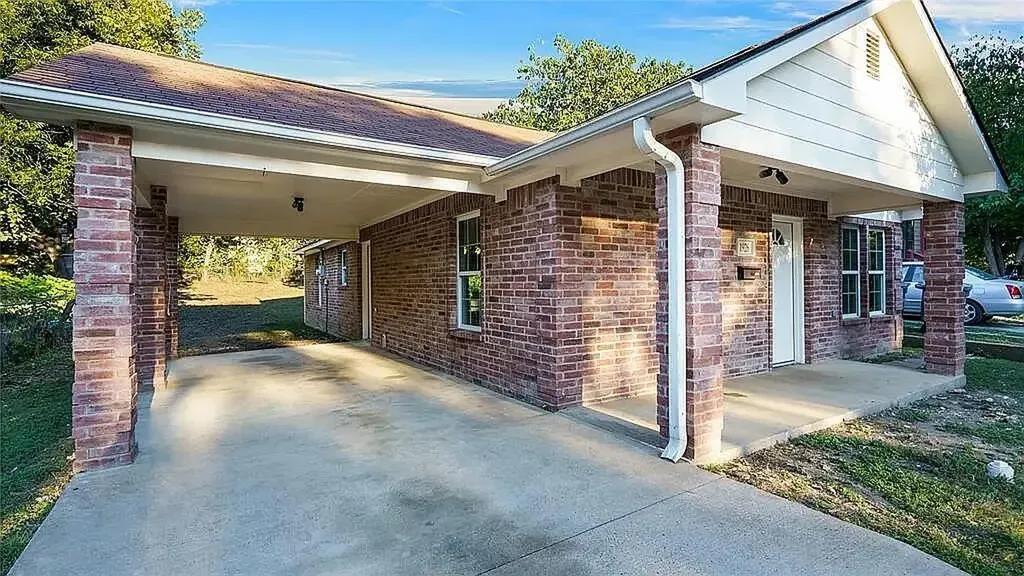 1926 Arizona Avenue Dallas TX 75216