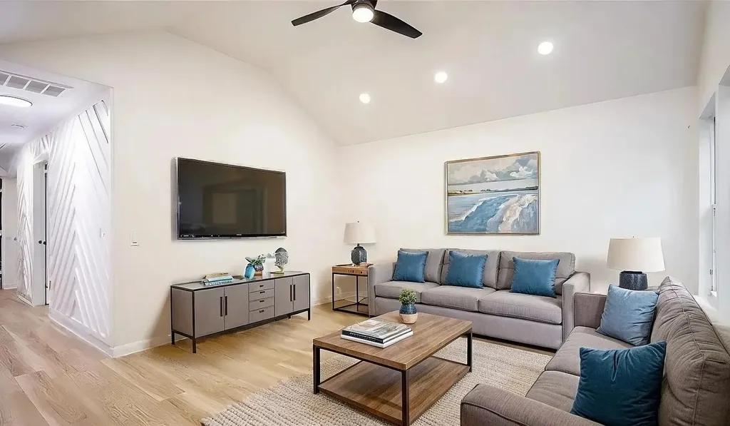 1926 Arizona Avenue Dallas TX 75216