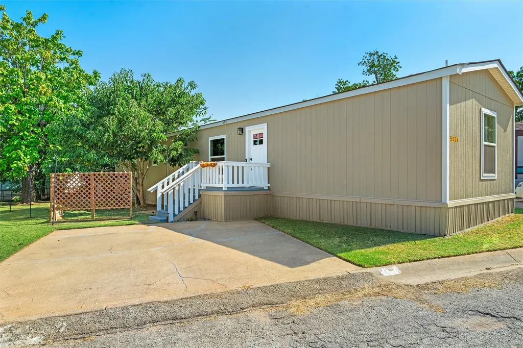 5004 Apache Court Fort Worth TX 76119