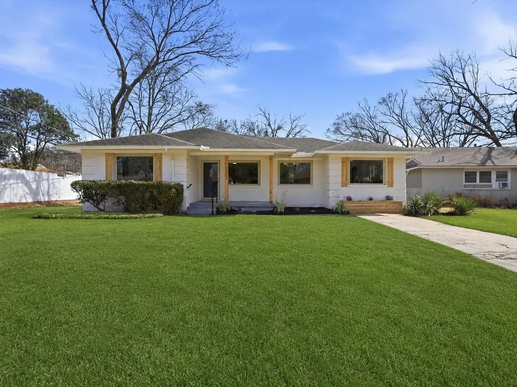 10322 Pinecrest Drive Dallas TX 75228