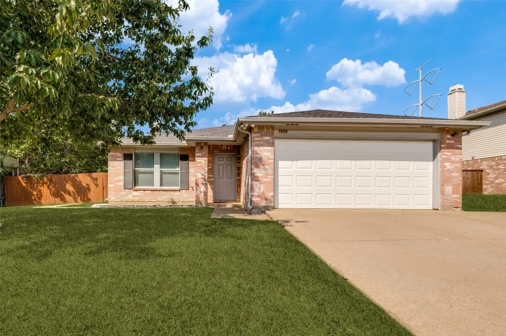 1008 White Dove Drive Arlington TX 76017