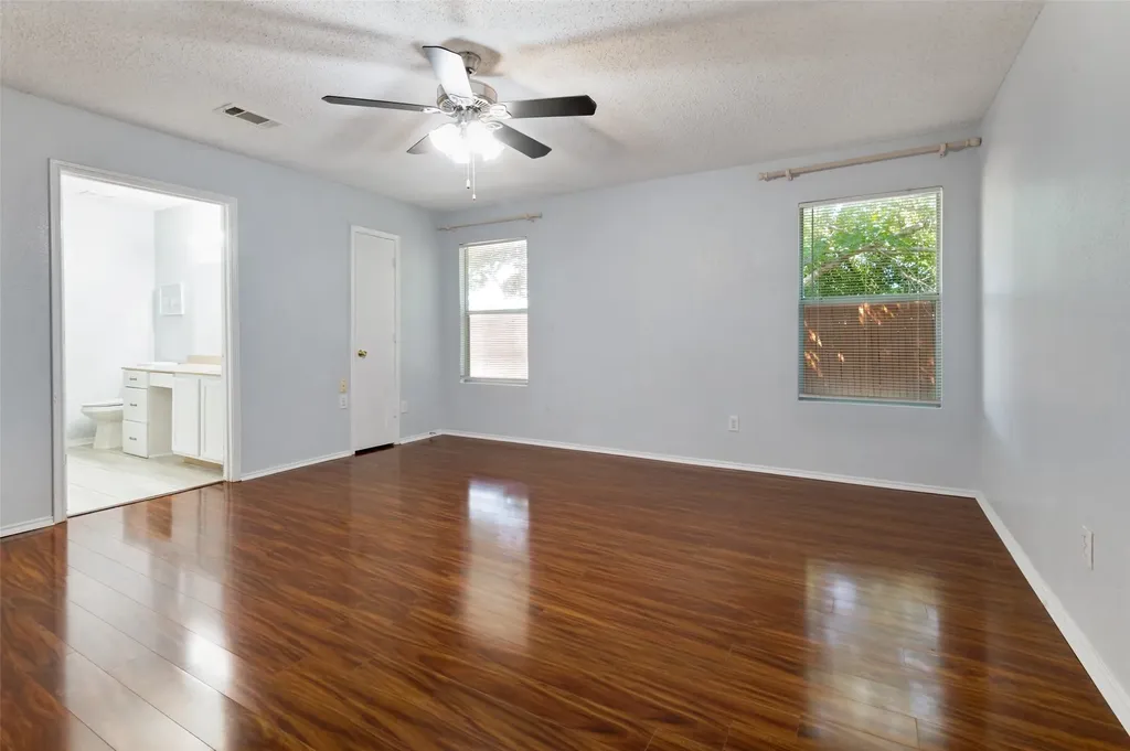1008 White Dove Drive Arlington TX 76017