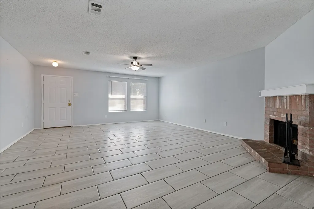 1008 White Dove Drive Arlington TX 76017