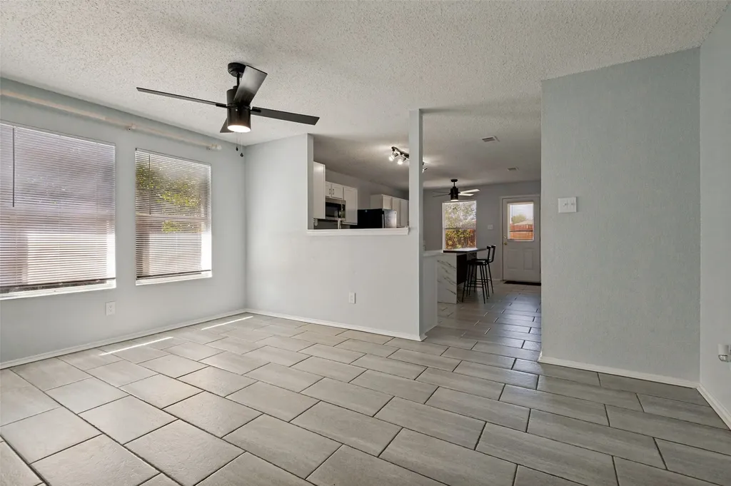 1008 White Dove Drive Arlington TX 76017