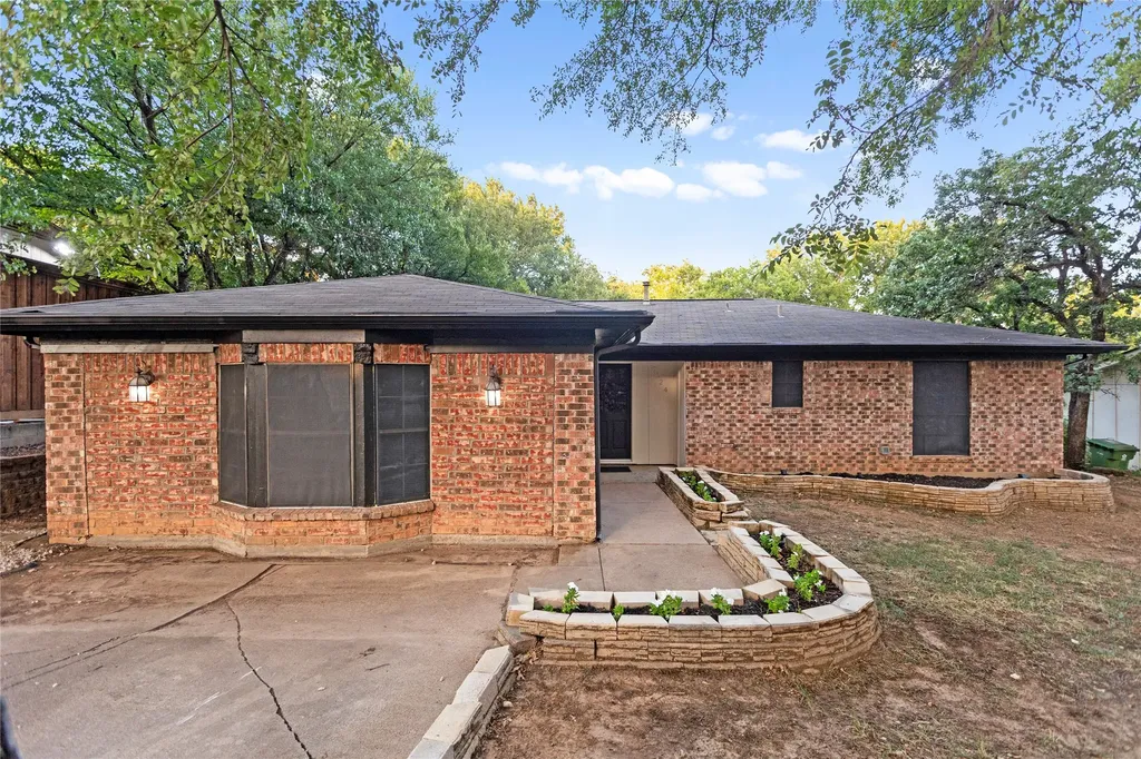 7024 Payte Lane North Richland Hills TX 76182