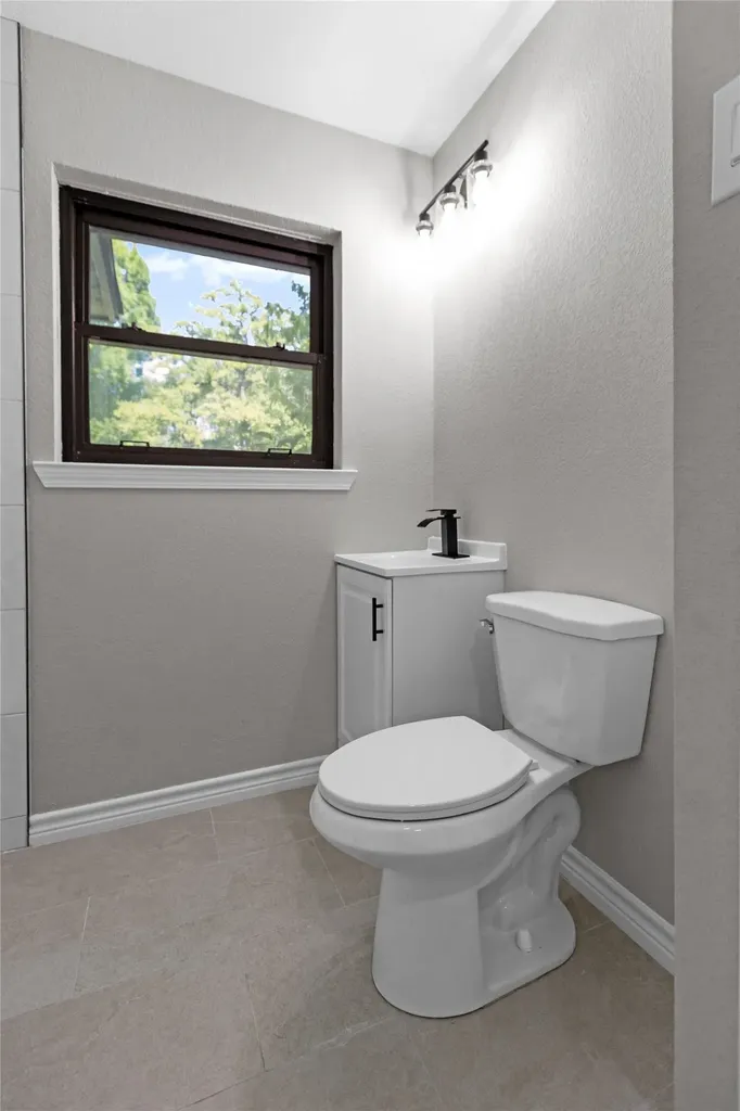 1008 Ross Trail Arlington TX 76012