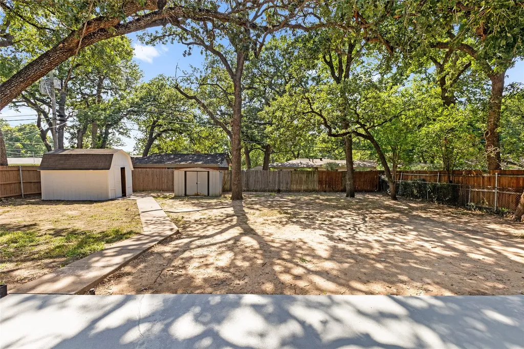 1008 Ross Trail Arlington TX 76012