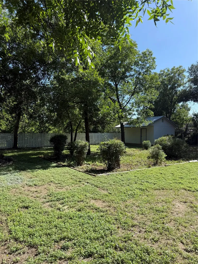 405 W Hall Street Bangs TX 76823