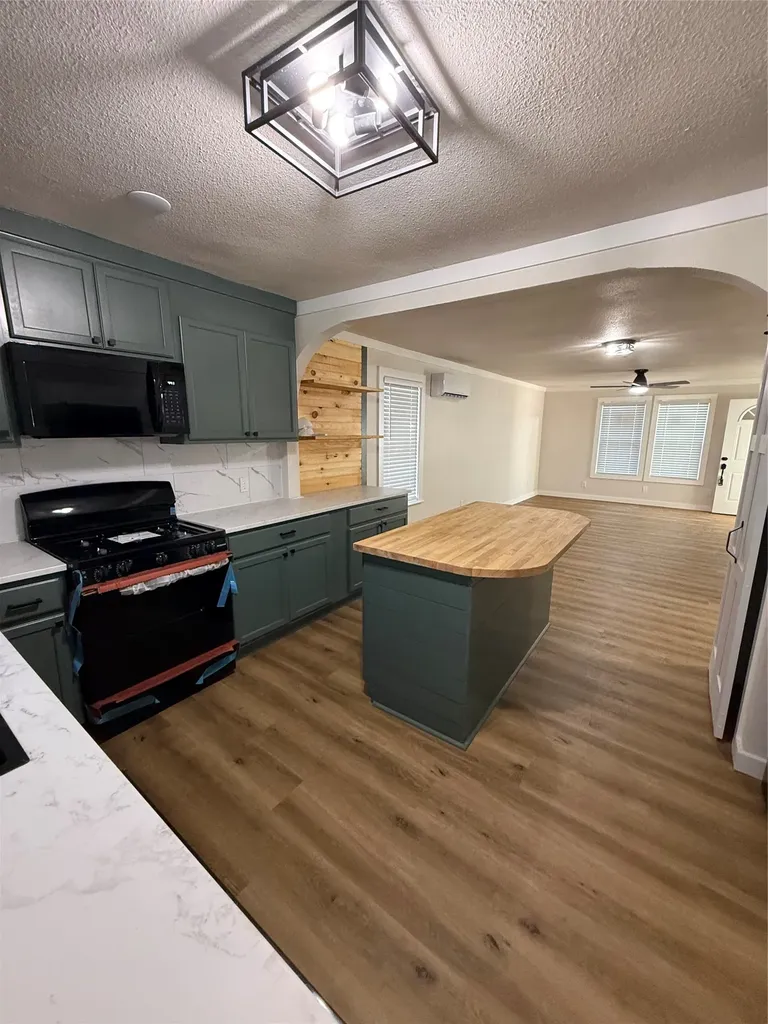 405 W Hall Street Bangs TX 76823