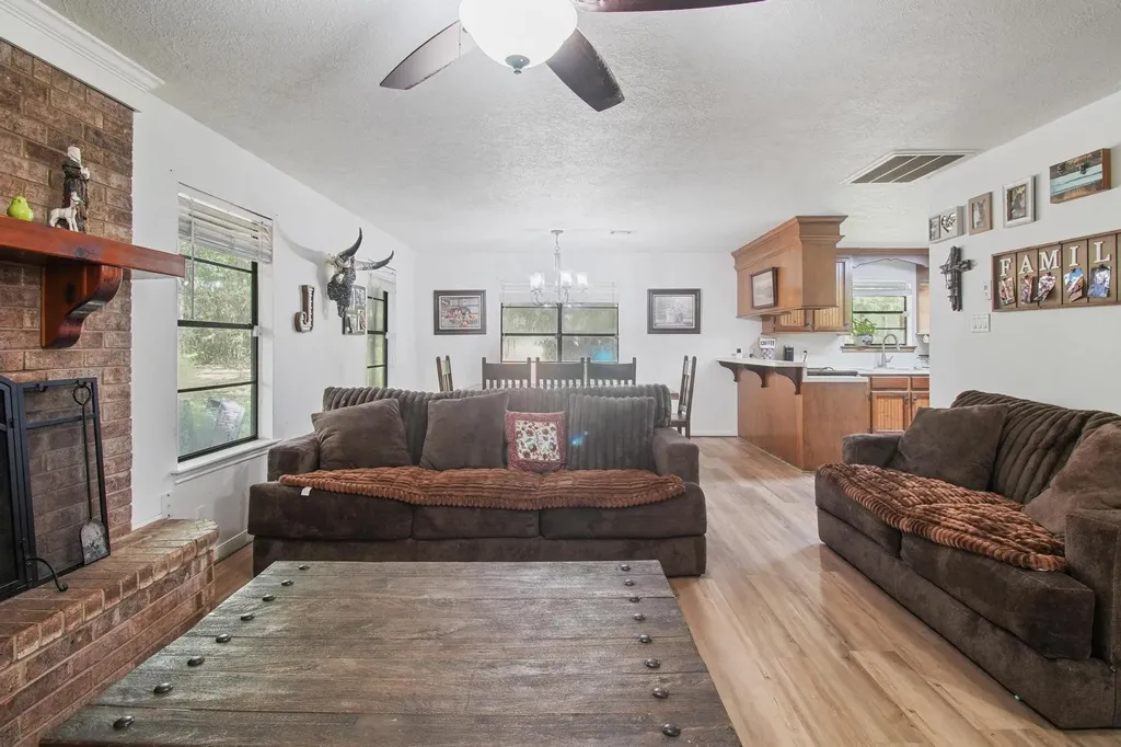 19359 Forest Road 219 Richards TX 77873