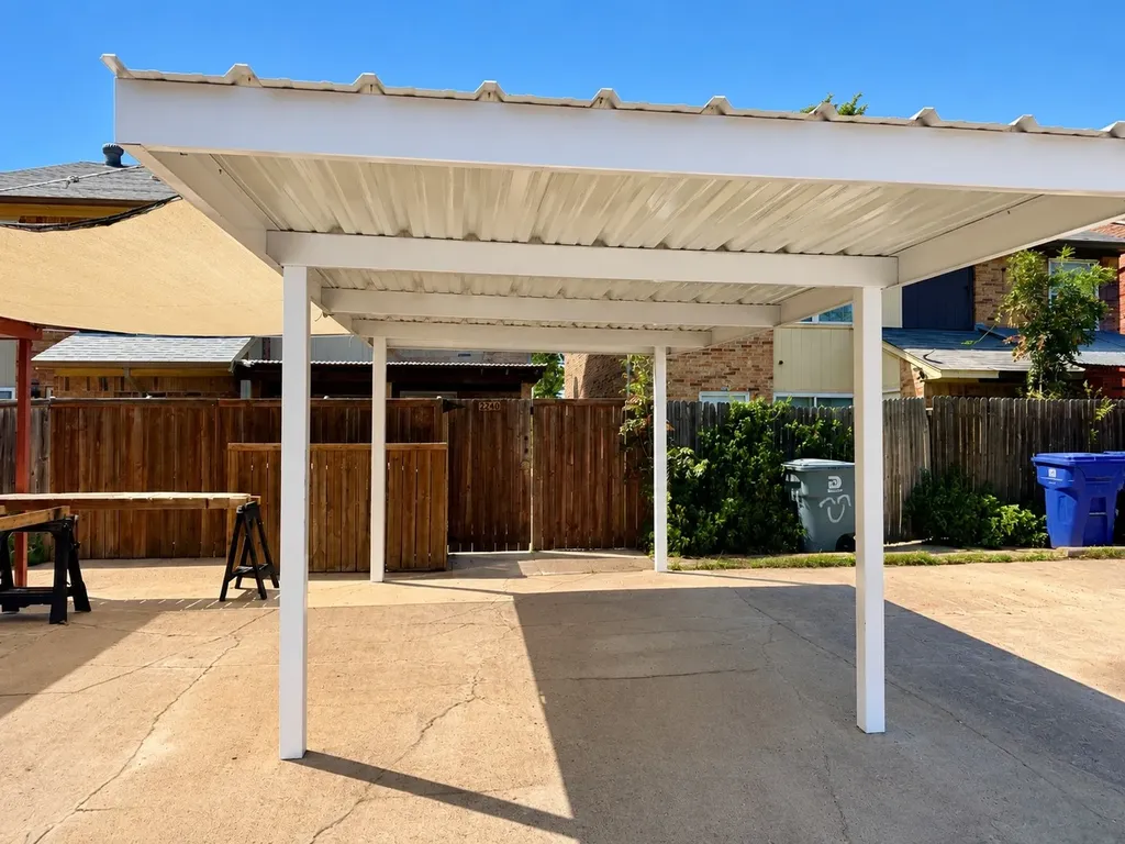 2240 Colony Court Dallas TX 75235