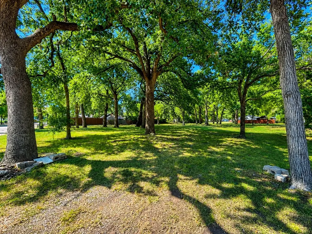 2240 Colony Court Dallas TX 75235