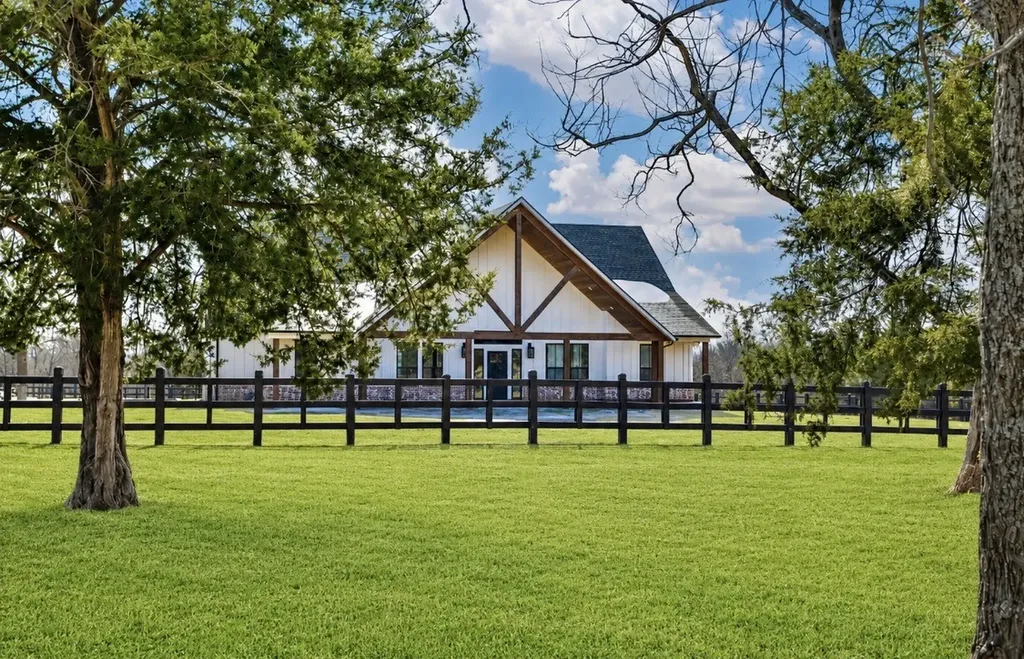 1205 Northshore Lane Valley View TX 76272